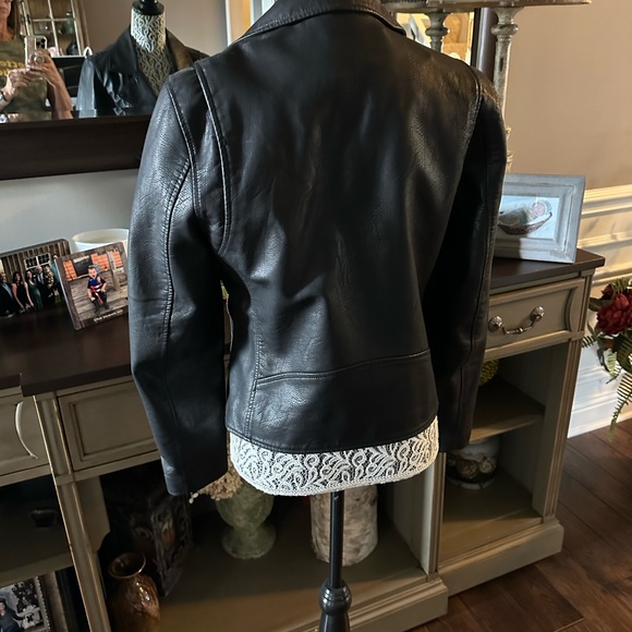 Black leather jacket - Picture 3 of 9